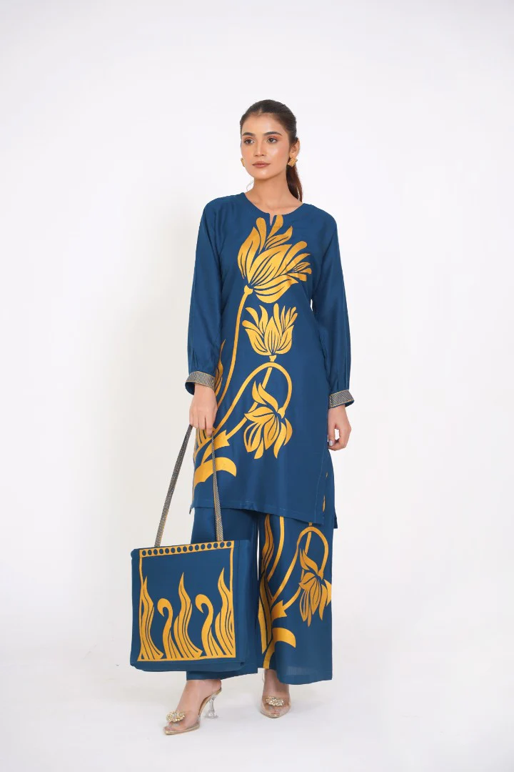 Printed Shalwar Kameez with Matching Bag - Image 2