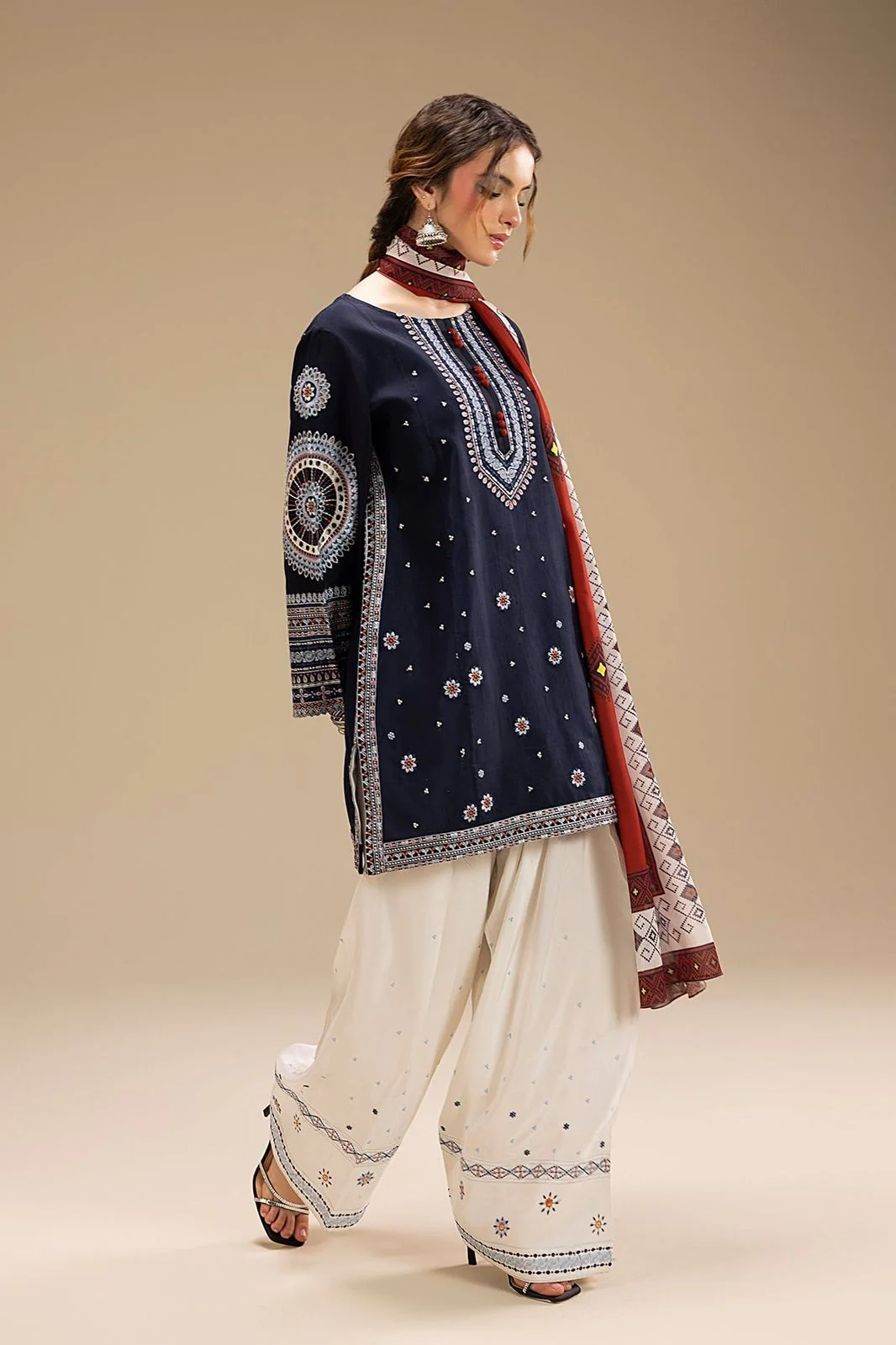 Traditional 3PC Suit for Women - Image 2