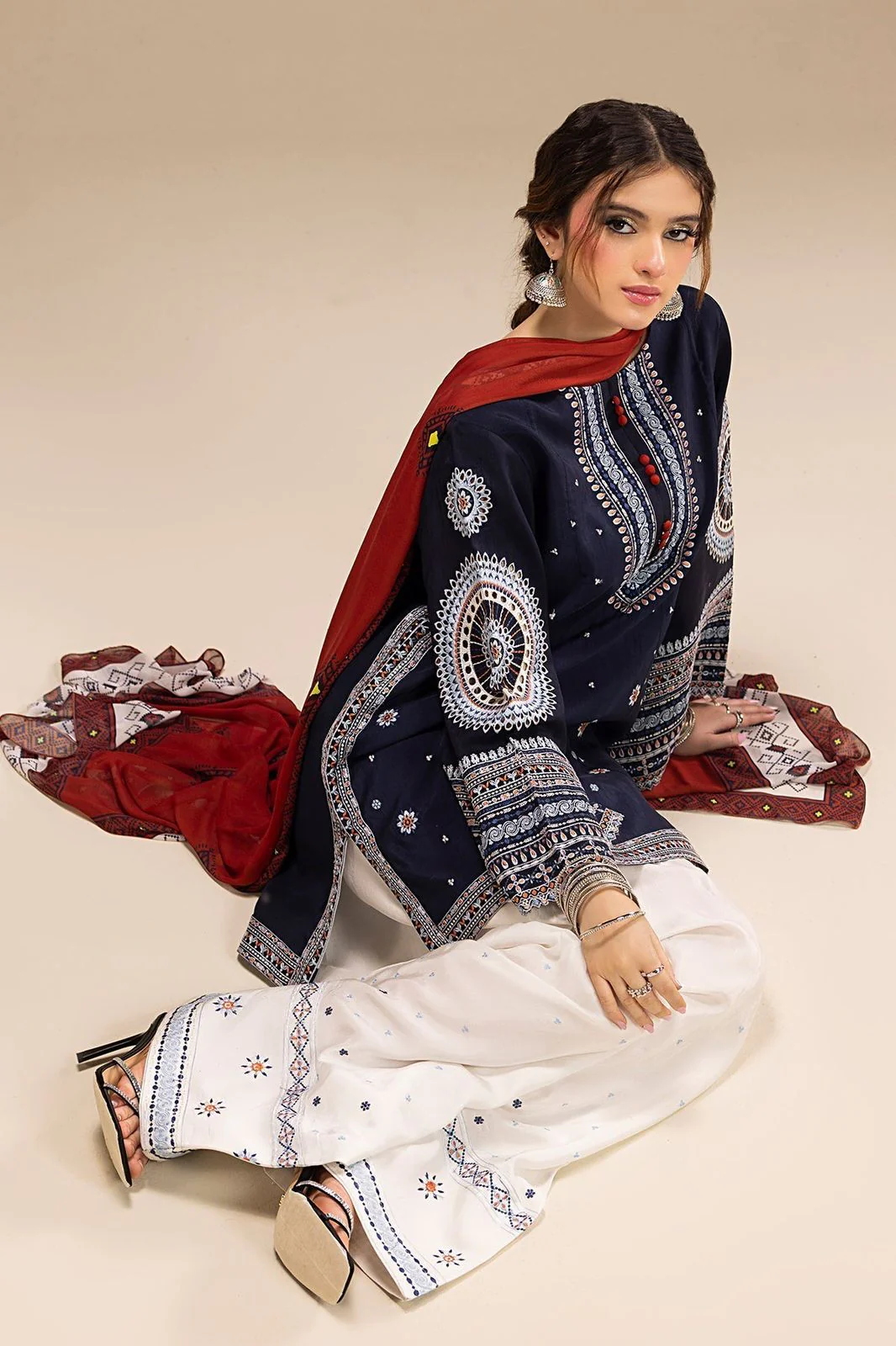 Traditional 3PC Suit for Women - Image 7